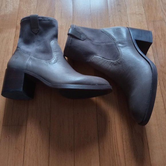 Frye Monroe Stretch ankle pull-on bootie Gray size 8 Brand New - Picture 1 of 8